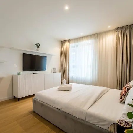 Sphere - High-end 1br Getaway Near Promenada Mall
